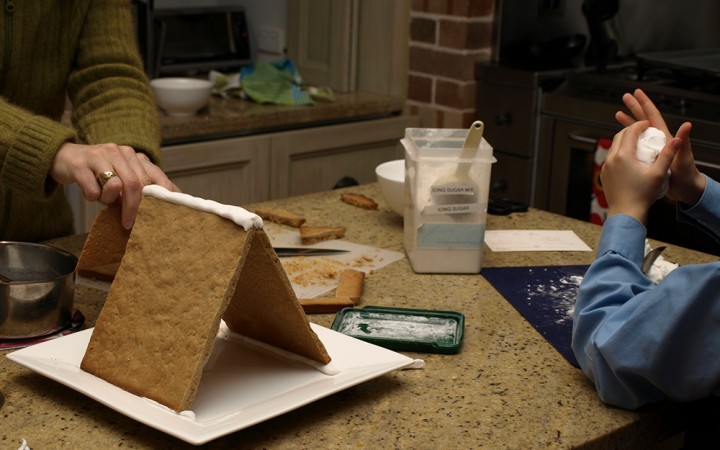 making a gingerbread nativity